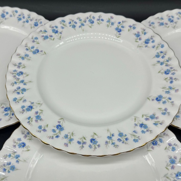 Royal Albert Memory Lane 8" Salad Plates(Set of 4) Bone China England - Picture 3 of 5